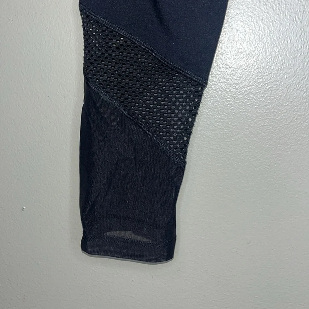 PINK Victoria’s Secret Ultimate Leggings Gray/Black Womens Size Small